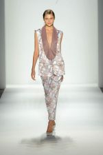 at NY fashion week on 10th Sept 2012 (160).JPG